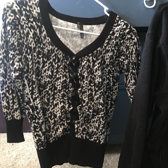 Maurice’s Black & White Button Down Sweater - Picture 2 of 3